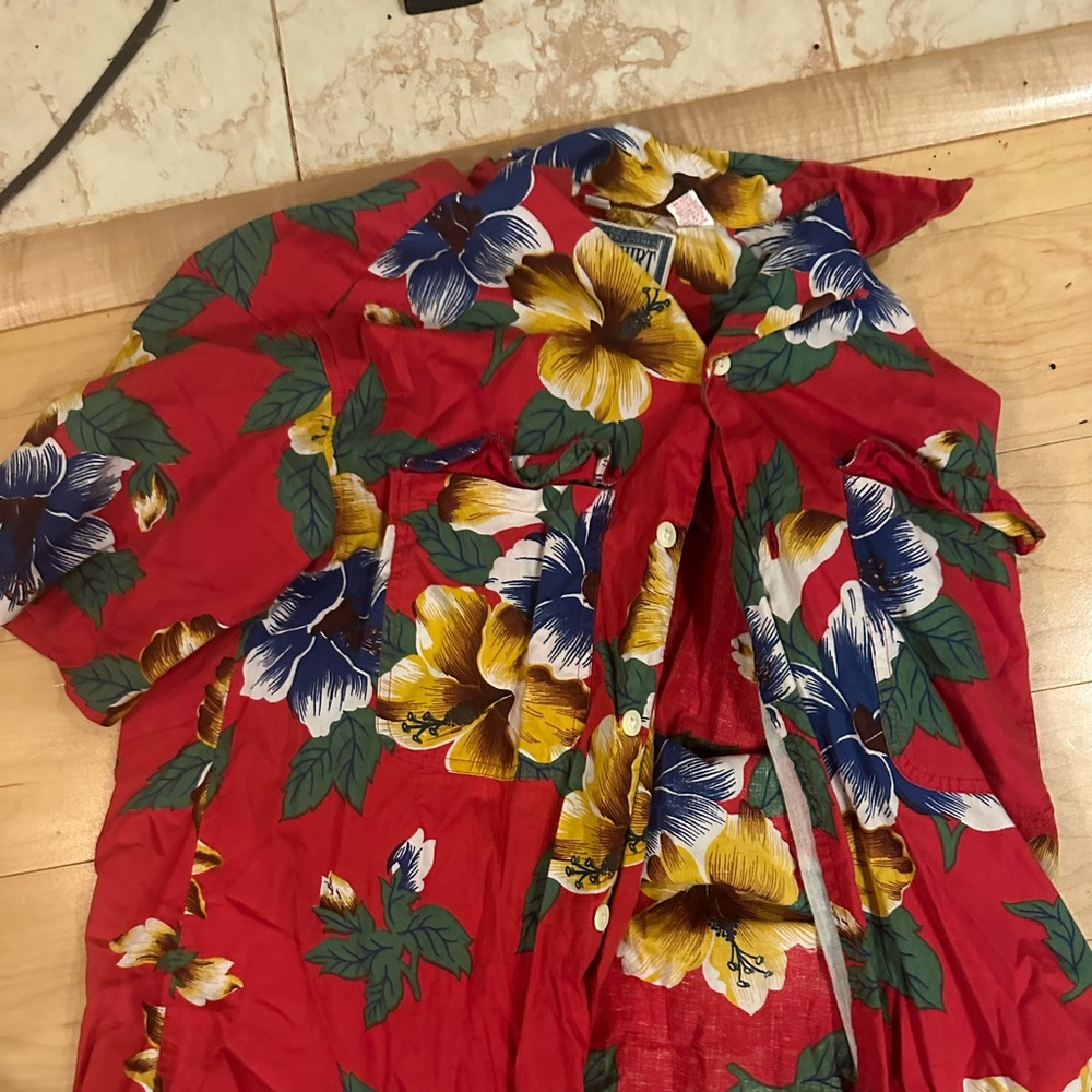 Vintage Hawaiian shirt unworn